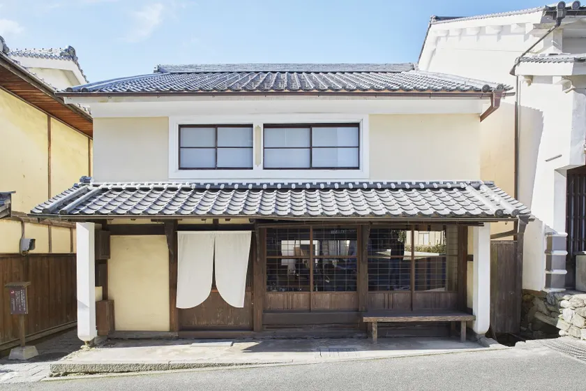 Hostel & Tatami Bar Uchikobare -内子晴れ- - Image 1