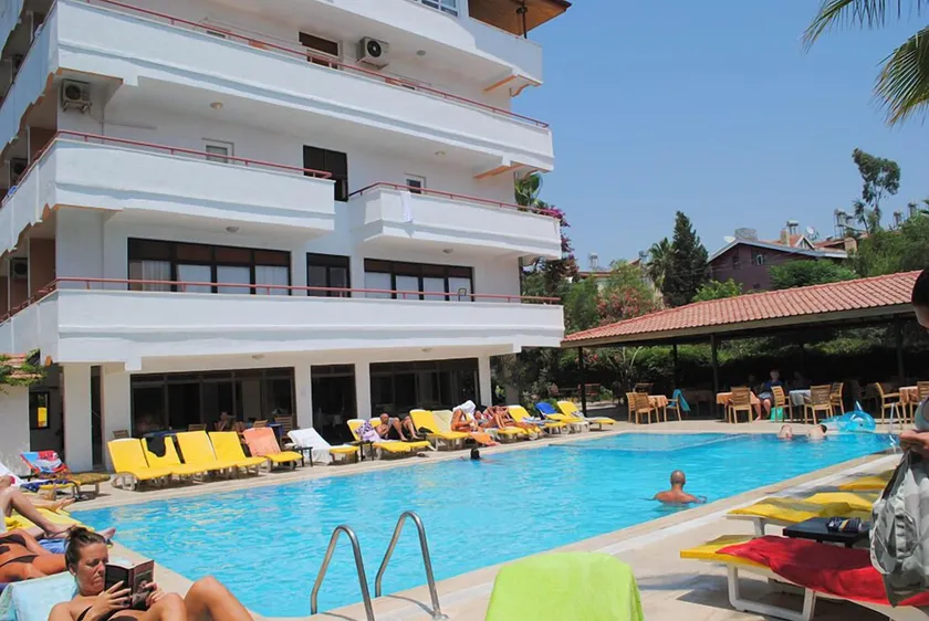 Beyaz Saray Hotel - Image 1