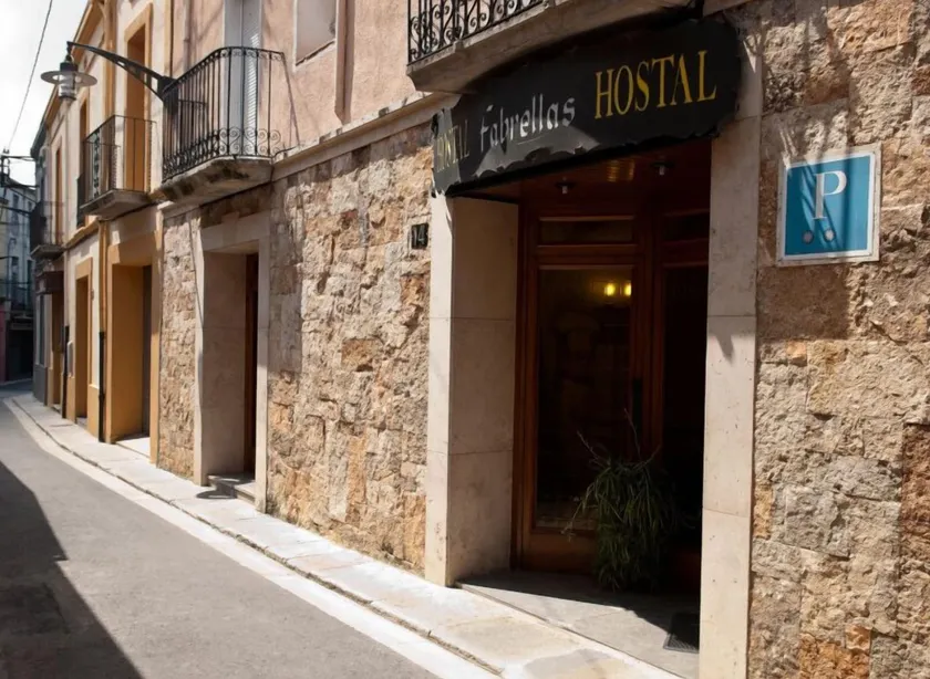 Hostal Fabrellas - Image 1