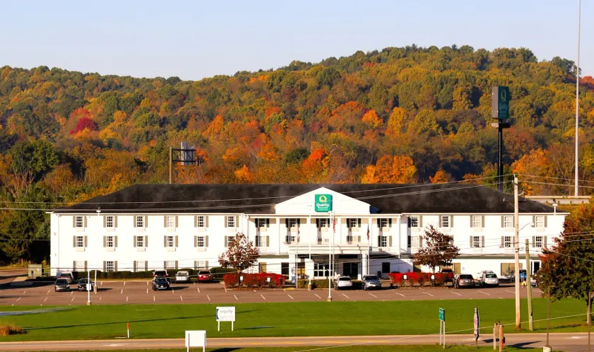 Quality Inn & Suites Bellville - Mansfield - Image 1