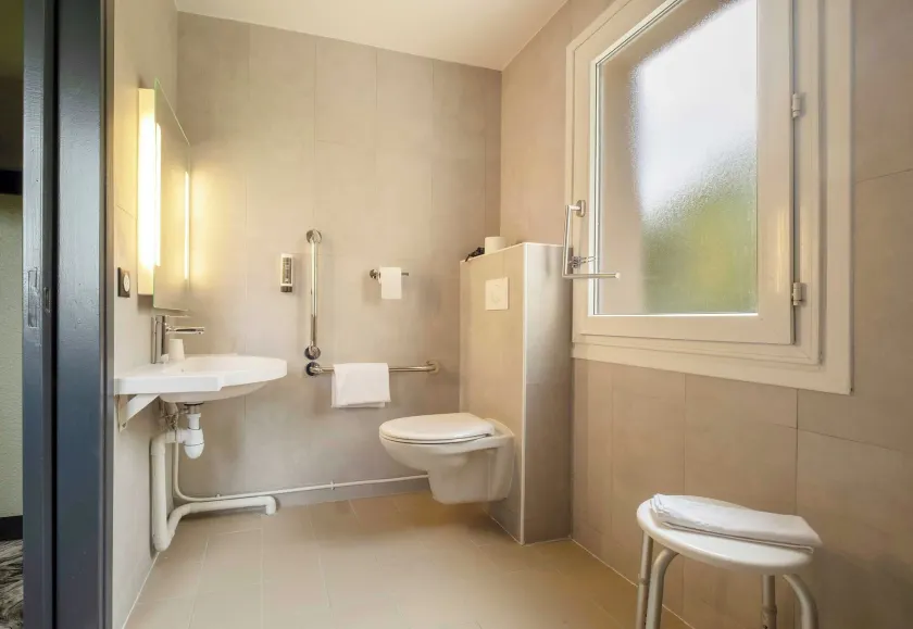 B&B HOTEL Niort Sud Venise Verte - Image 1