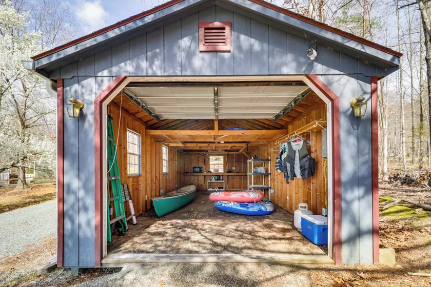 Waterfront, Deck: Peaceful Louisa Cottage Escape - Interiör