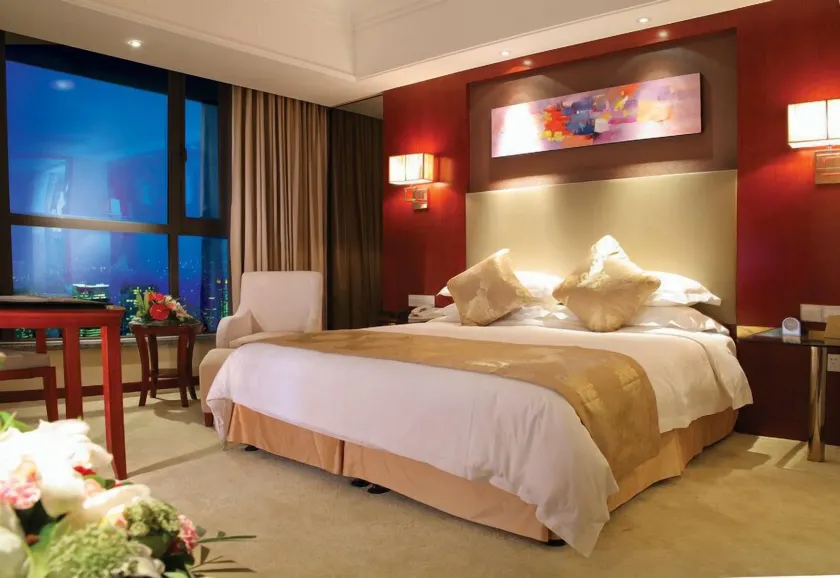 Yuloon Hotel Shanghai - Image 1