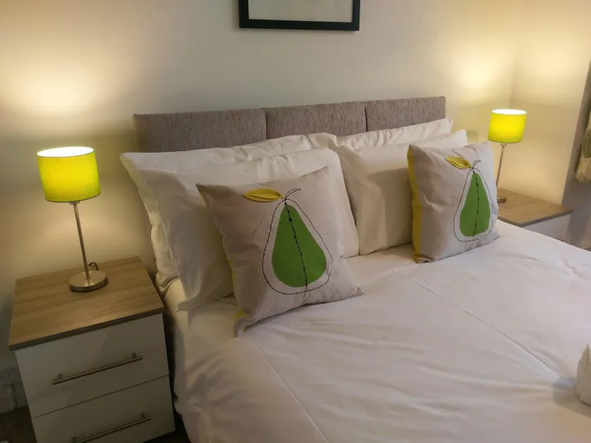 Filton House by Cliftonvalley Apartments - Image 1