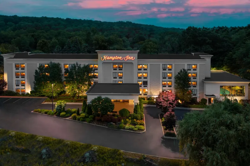 Hampton Inn Danbury - Image 1