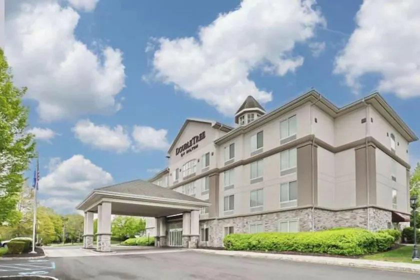 DoubleTree by Hilton Hotel Nanuet - Image 1