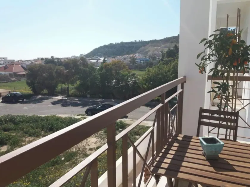 Dúplex de dos dormitorios con vistas a la montaña y al mar - Image 1