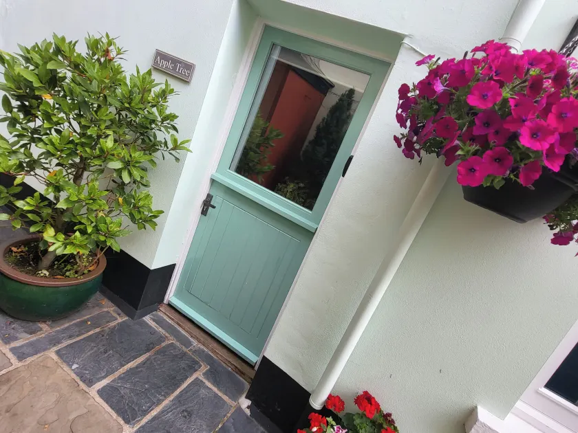 Apple Tree Cottage - Image 1