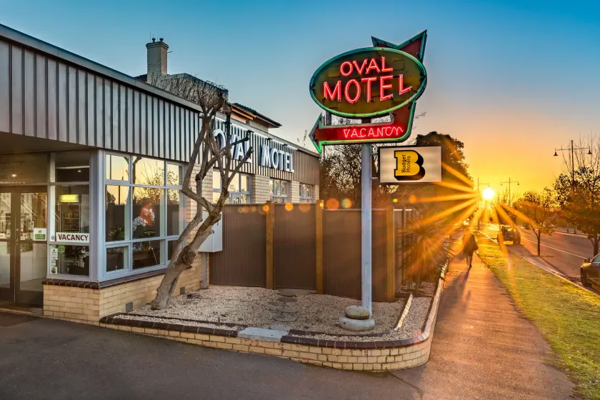 Bendigo Oval Motel - Image 1