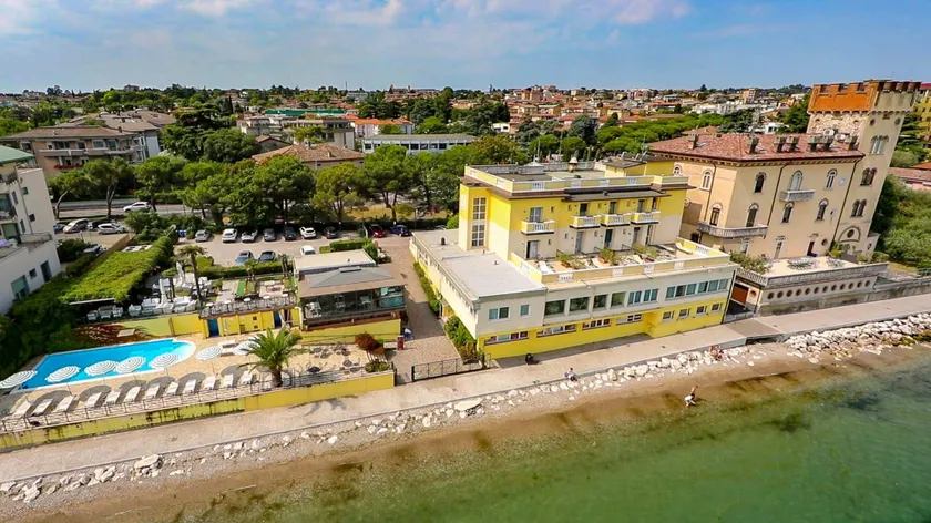 Hotel Estée - Image 1