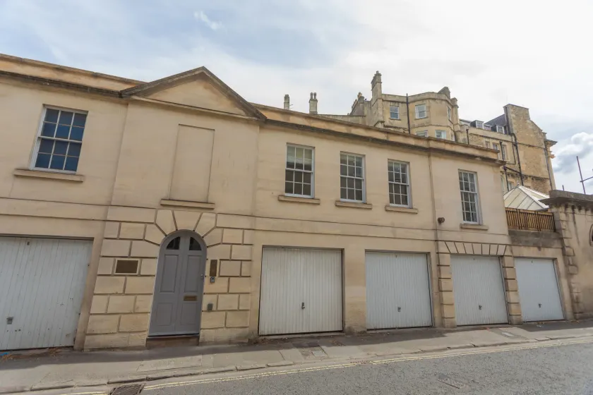 Crescent Mews - Image 1