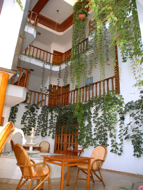 Frankfurt Hotel - Image 1