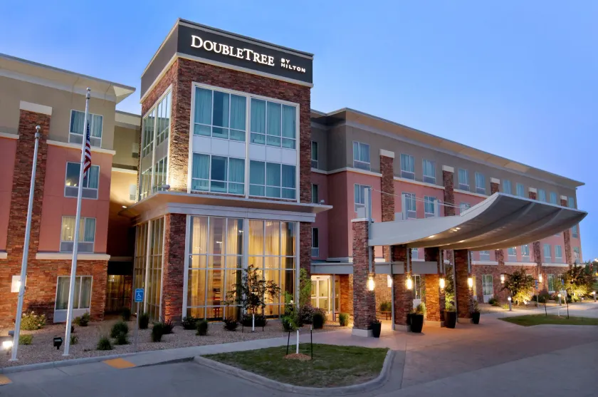 DoubleTree by Hilton West Fargo Sanford Medical Center Area - Image 1