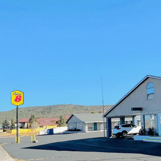 Super 8 by Wyndham Williams West Route 66 - Grand Canyon Area - Image 1