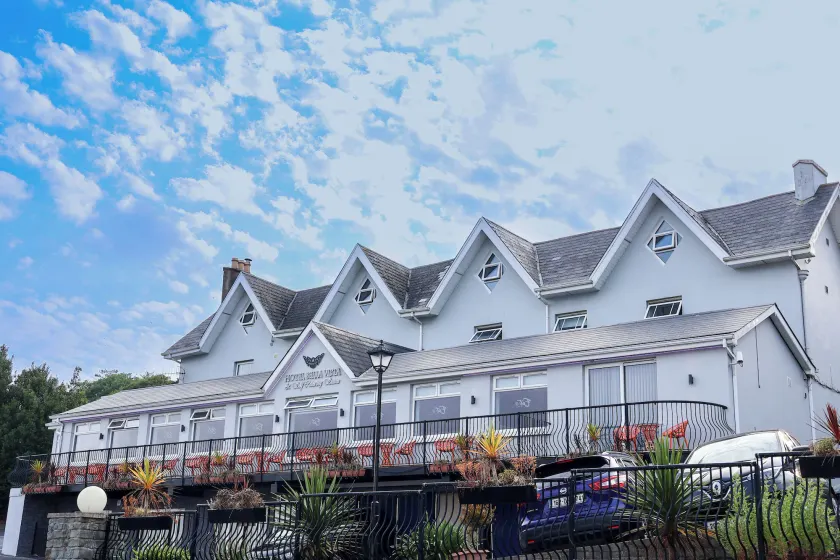 Bella Vista Hotel & Self Catering Suites - Image 1