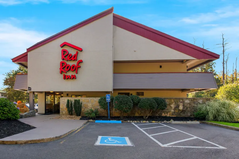 Red Roof Inn Salem - Image 1