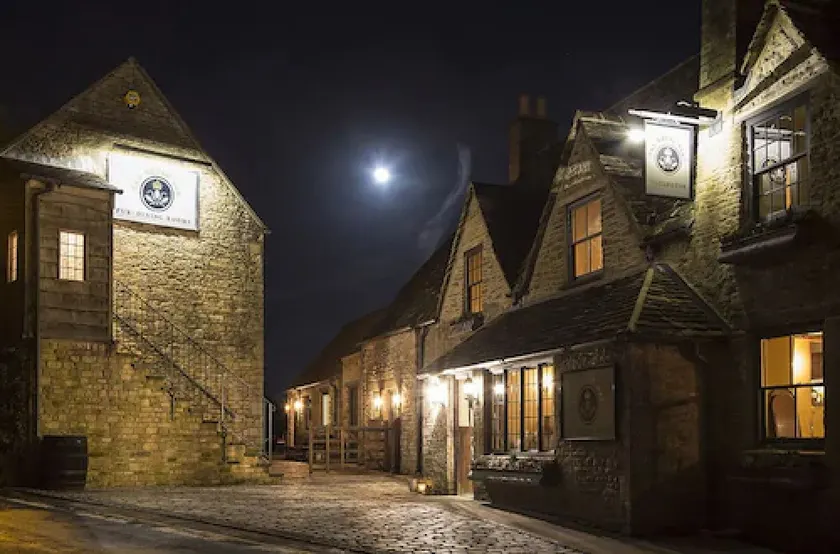 The Royal Oak Tetbury - Image 1