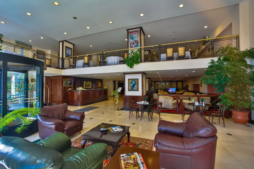 Central Hotel - Image 1