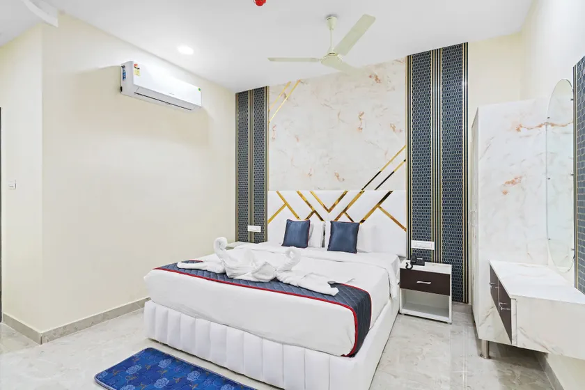 Hotel Sky Land - Image 1