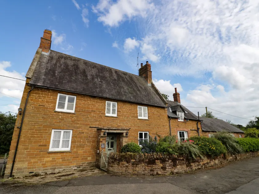 Hill House Farm - Image 1