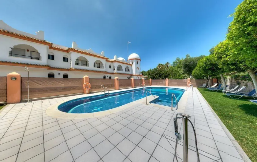 Hostal Alhambra - Image 1