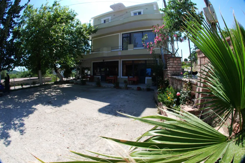 Hotel Mesopotami - Image 1
