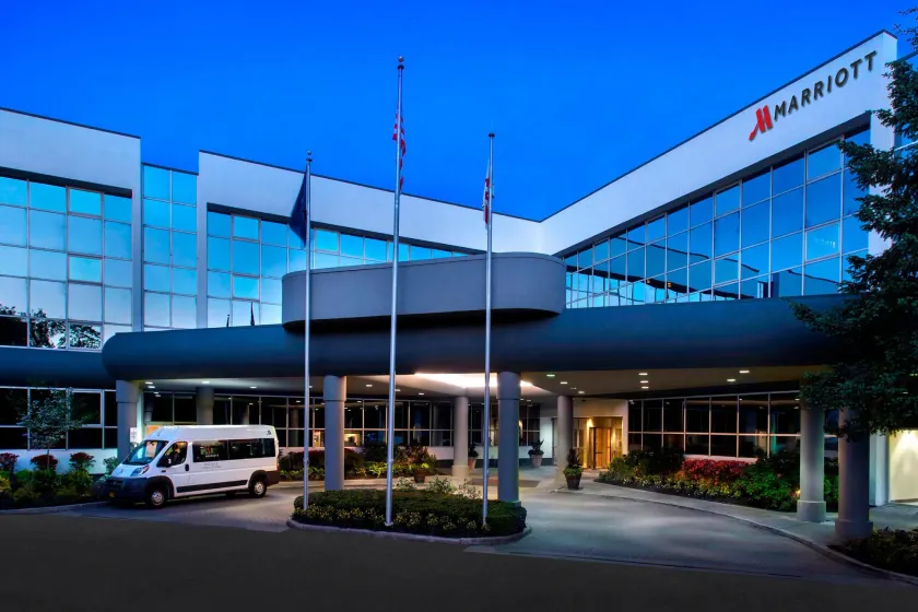 Marriott Melville Long Island - Image 1