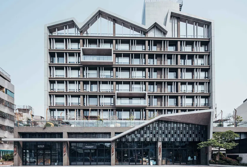 U.I.J Hotel & Hostel - Image 1