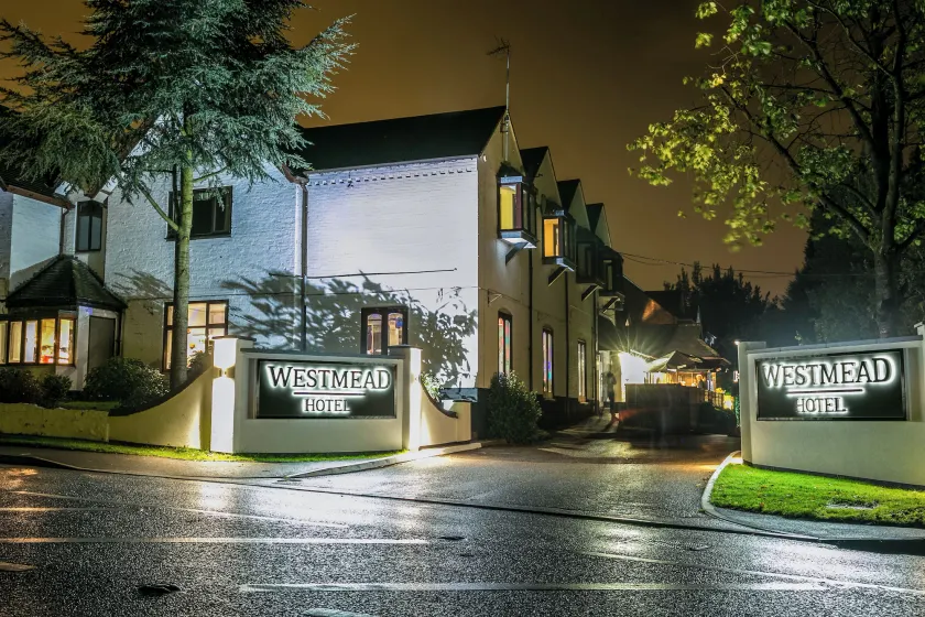 Westmead Hotel Bar & Restaurant - Image 1