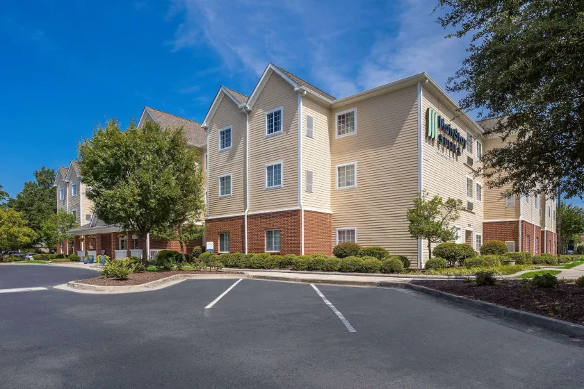 MainStay Suites Wilmington - University Area - Image 1