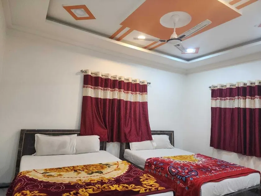 Hotel Kanhaiya And Restaurant - Rum