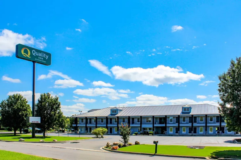 Quality Inn Scottsboro US-72-Lake Guntersville Area - Image 1