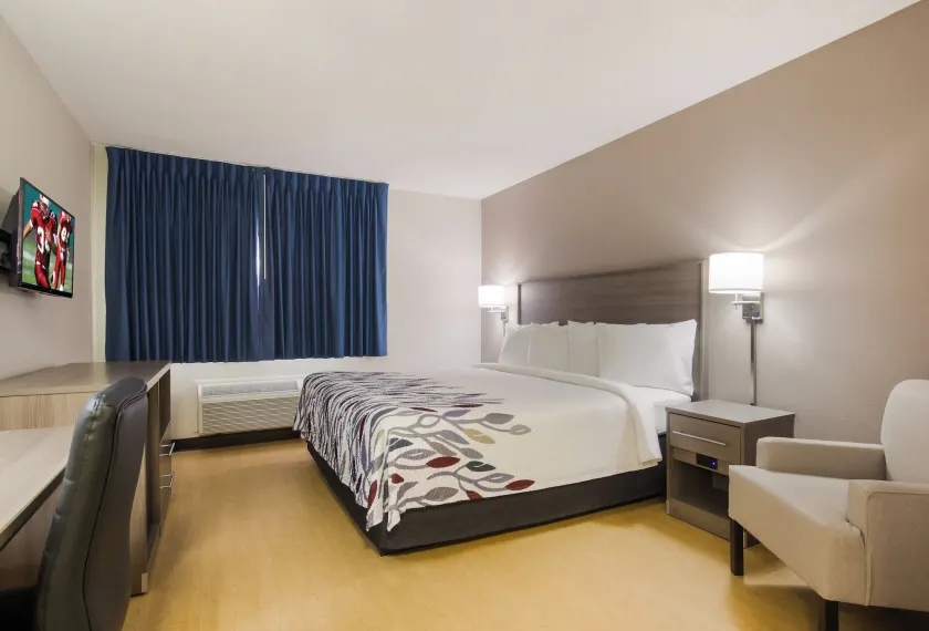 Red Roof Inn Lawrenceburg - Image 1