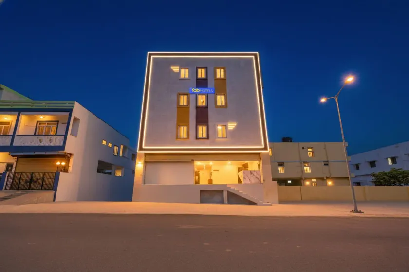 Fabhotel Srikara Grand Luxury Rooms - Image 1