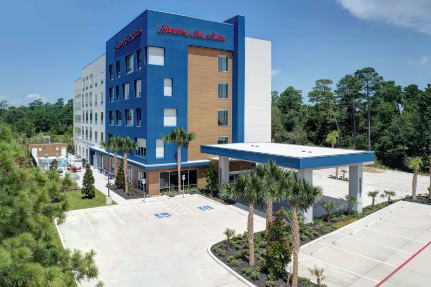 Hampton Inn & Suites Shenandoah The Woodlands, Tx - Image 1