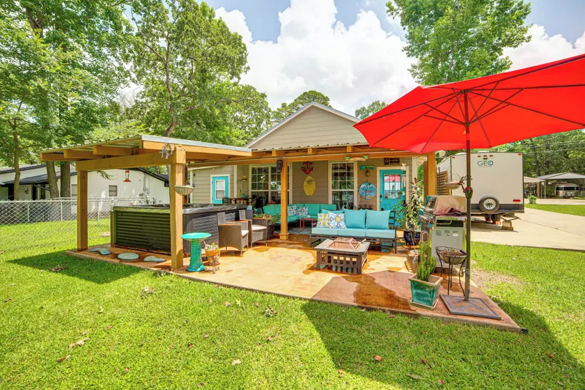 Pet-Friendly Lakefront Getaway w/ Hot Tub! - Image 1