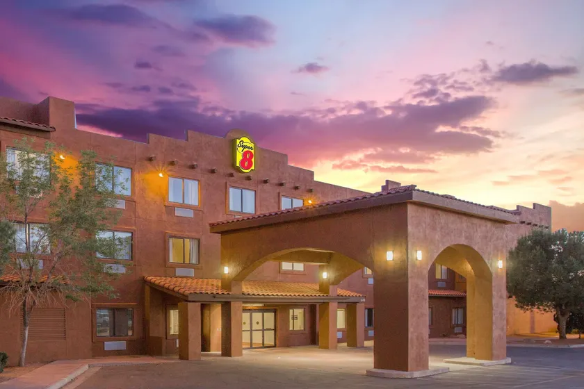Super 8 by Wyndham Page/Lake Powell - Image 1