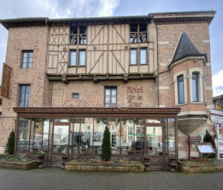 Hôtel de la Tour - Image 1