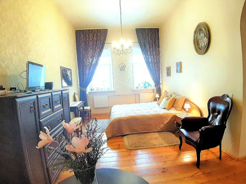 French Decor Apartment - Image 1