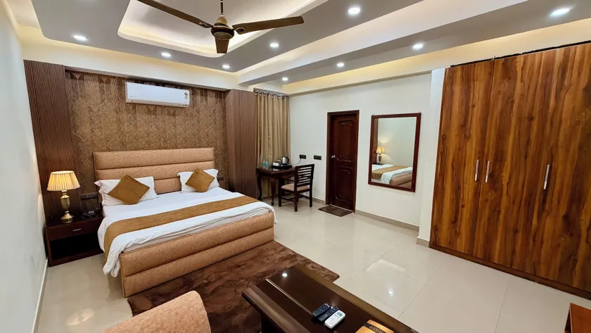 Kashish Residency and Banquet - Image 1