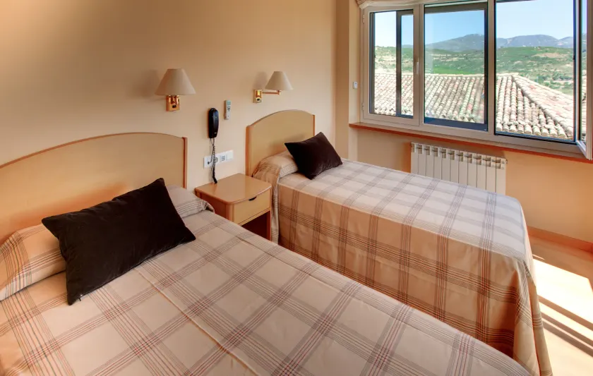 Hotel Villa de Ayerbe - Image 1