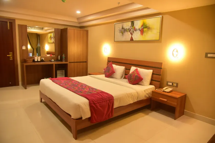 Hotel Apollo Grand - Image 1