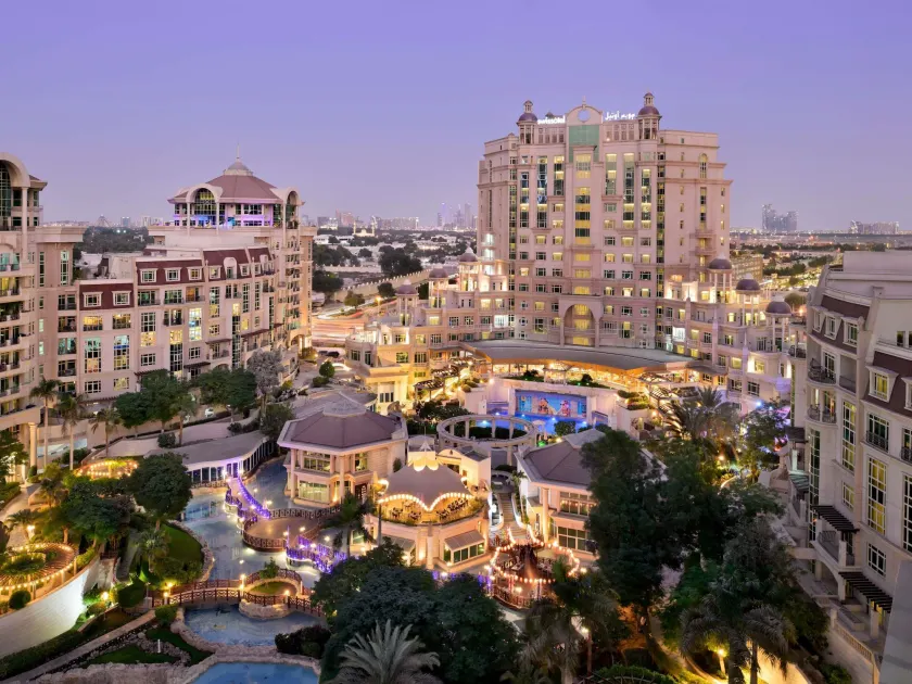 Swissôtel Al Murooj Dubai - Image 1