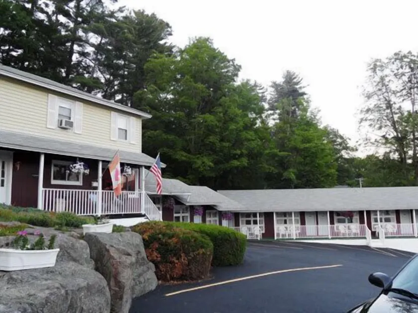 Pinebrook Motel - Image 1