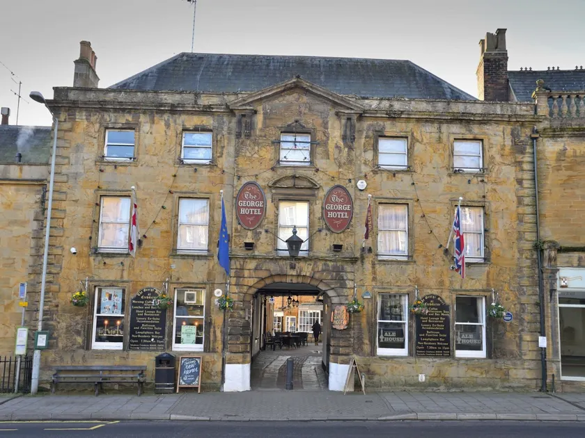 The George Hotel - Image 1