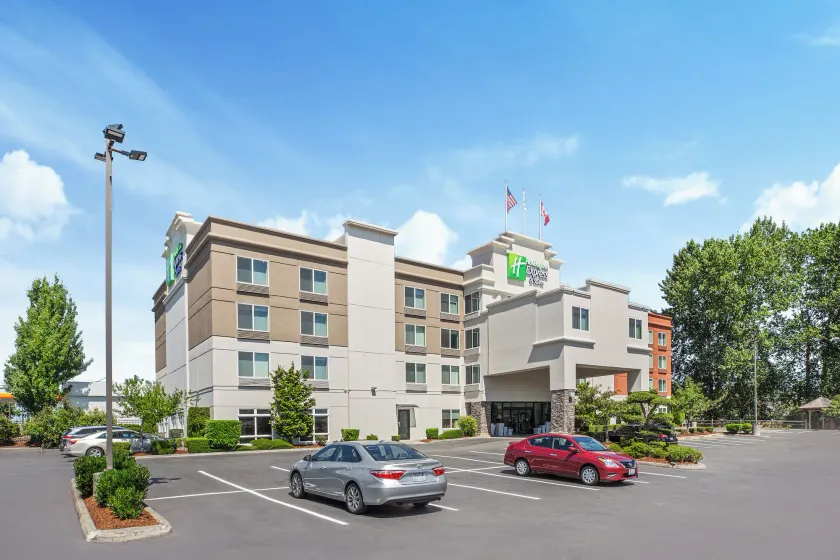 Holiday Inn Express & Suites Tacoma by IHG - Image 1