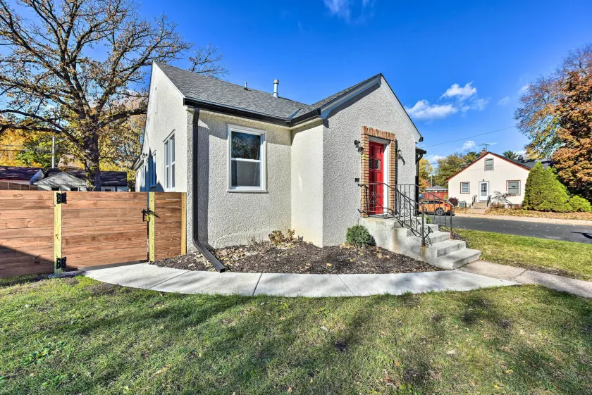 Cozy Home: WiFi, Parking, 5 Mi to Dtwn Mpls! - Interiør