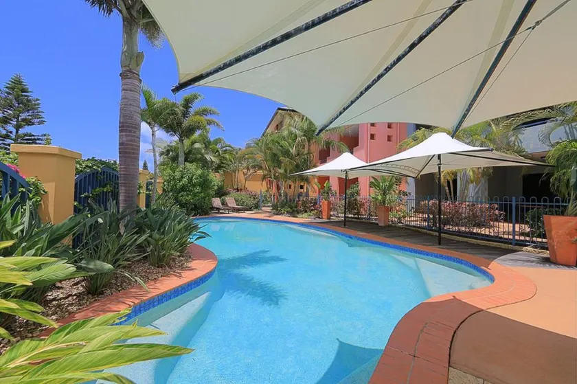 Kacy's Bargara Beach Motel - Image 1