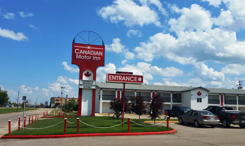 Canadian Motor Inn - Image 1