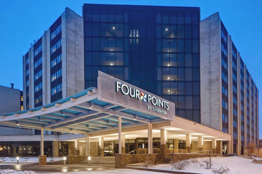 Four Points by Sheraton Peoria - Image 1